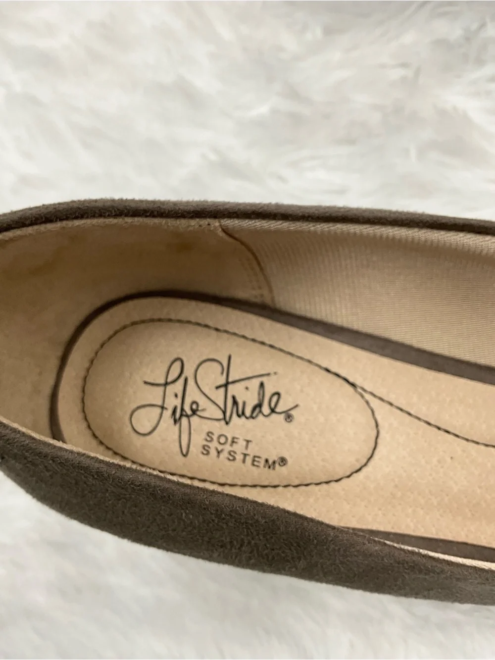 Life Stride Pumps Size 11W Taupe Suede Mid Heel Pumps